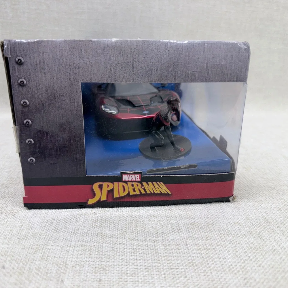 Jada Marvel Spider-Man Miles Morales 2017 Ford GT 1:24 Die-Cast Car and Figure